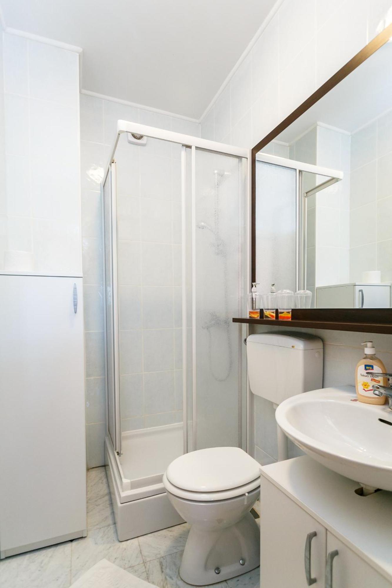Apartments Josip Pinezići エクステリア 写真