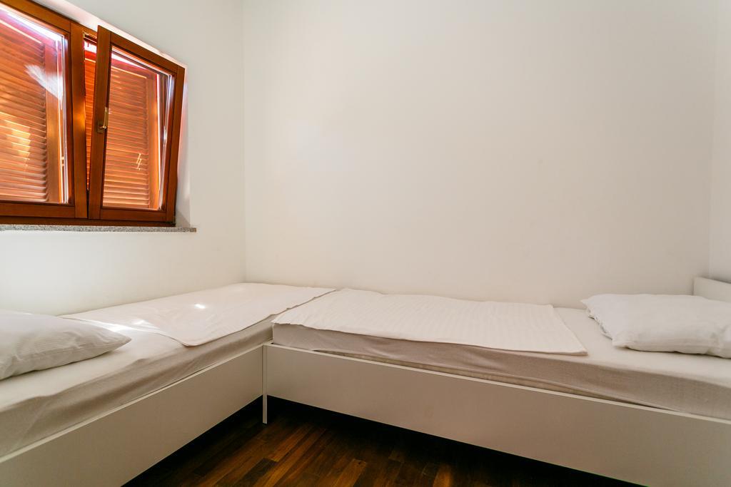 Apartments Josip Pinezići 部屋 写真